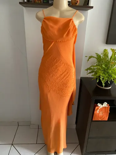 Vestido de festa com bordado laranja vintage