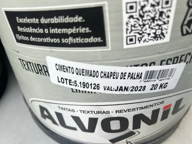 Cimento queimado, cor Chapéu de palha 