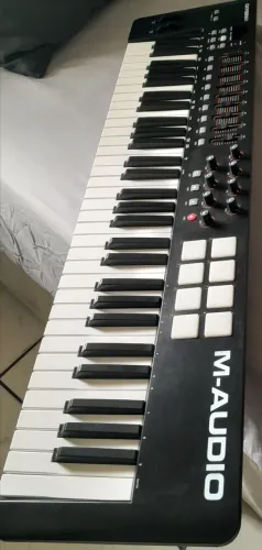 Controlador M-Audio Oxygen 61