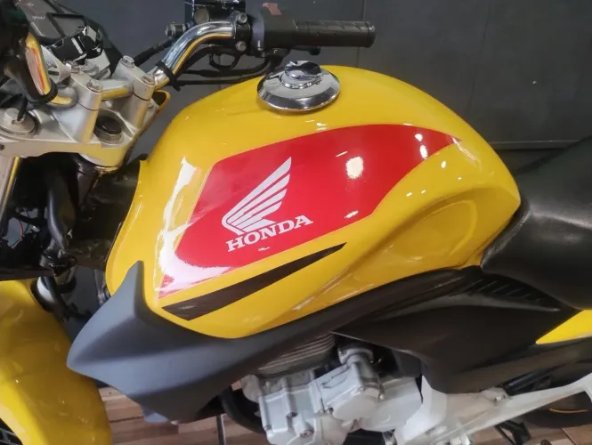 CB 300 ANO 2012 LINDA MOTO ENT. $ 3.900, + 18 X 755, (cartão de crédito)
