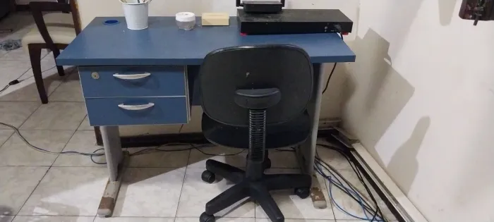 Mesa de escritório + Cadeira