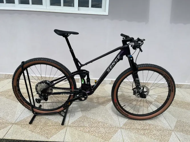 Bicicleta Sense Invictus Evo 2025