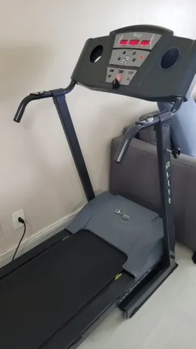 Esteira Ergométrica Dream Fitness Premium TD 142A Vel. Máxima 14km/h