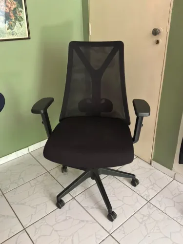 Cadeira Ergonômica praticamente nova 