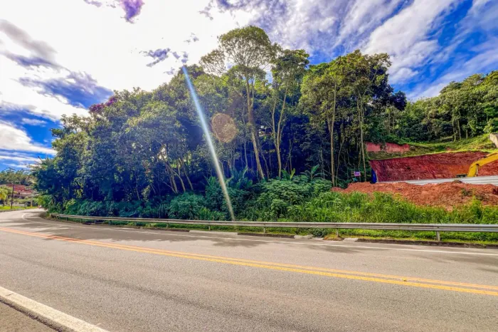Terreno comercial para venda em Santa Luzia, 805m²