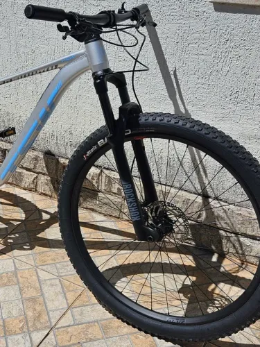 Suspensão a Ar Boost Rockshox Judy 120mm c/ trava no guidão