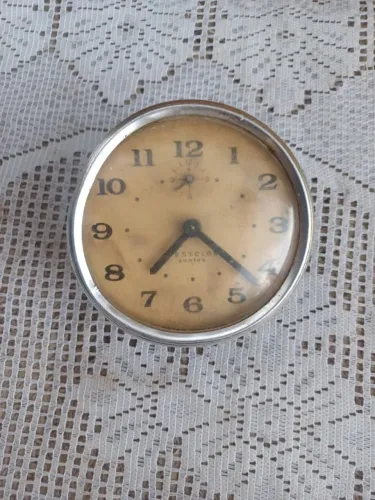 Relógio despertador antigo para restauro ou retirada de peças verdinho Westclox 