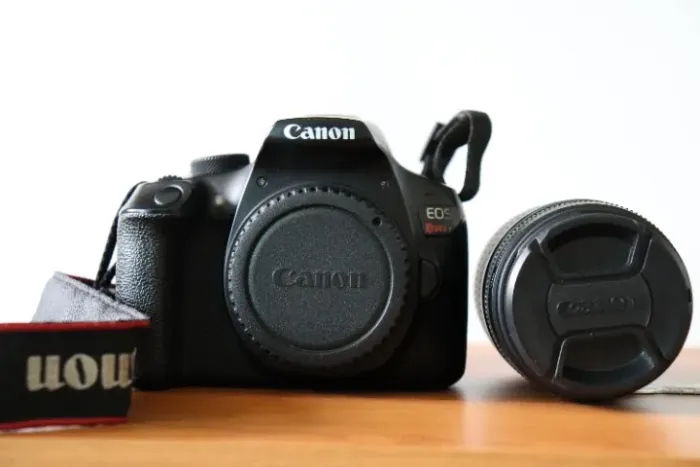 Canon t6 + 75-300 (kit esporte)