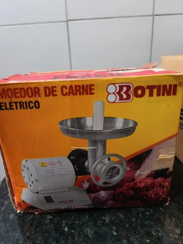 Moedor de Carne Elétrico Botini B09 Bivolt - NOVO NA CAIXA (Sem Uso)