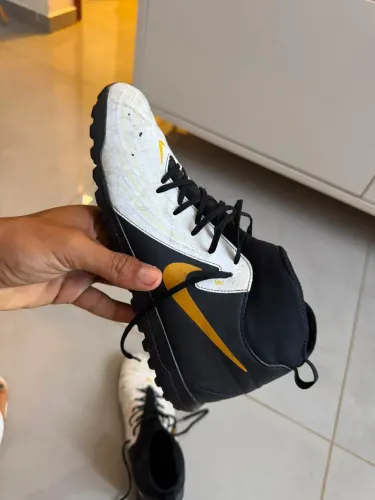 Chuteira society nike tamanho 42