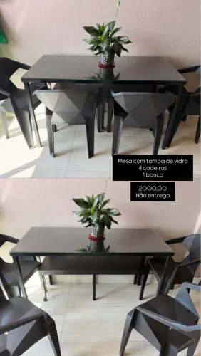 Mesa com 4 cadeiras 