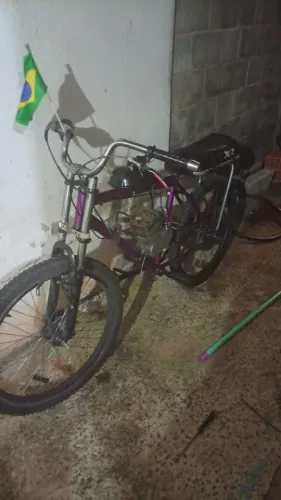 Vende-se motorisada 100 cc tudo funcionando 