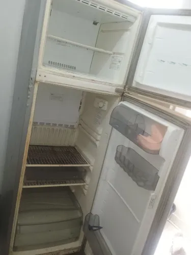 Geladeira 300,00