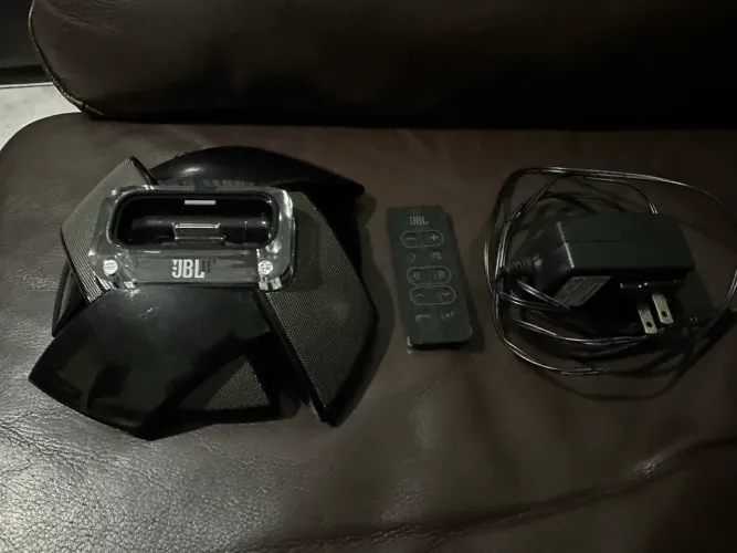 Dock Station JBL On Stage Micro 3 para retirada de peças.