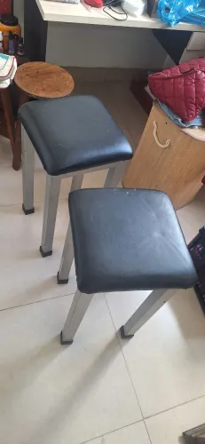 Banco artesanal para bancada
