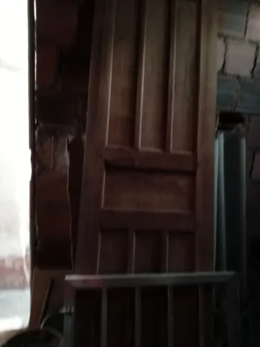 Vendo porta de madeira 60x2,10