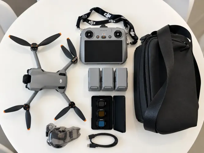DJI Mini 5 Pro Fly More Combo + DJI RC 2 - Impecável