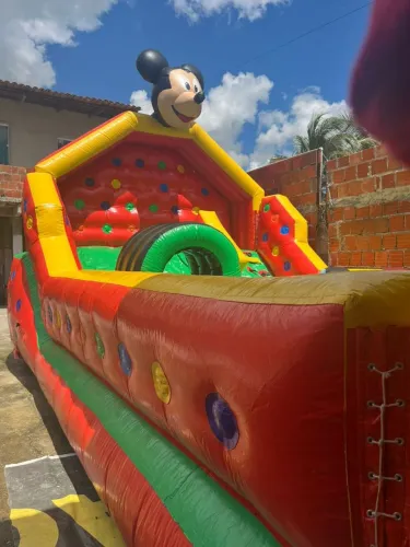 Brinquedo, Inflável, pula pula. 9 x 4 mtr