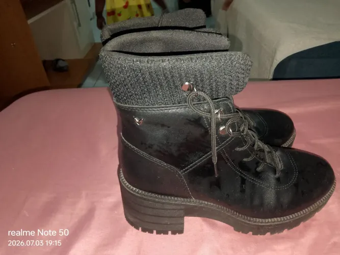 Bota Feminina Preta Cano Curto Tratorada