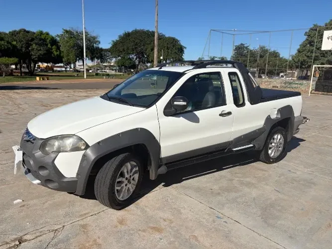 Fiat Strada Adventure 1.8/ 1.8 Locker Flex CE 2013
