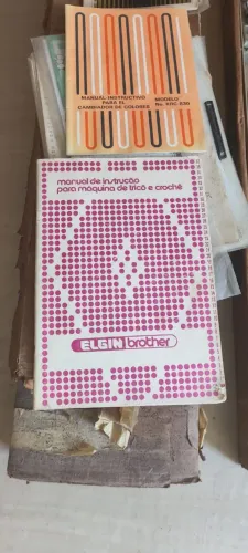 Máquina de Tricô Elgin Brother Completa com Acessórios e Manuais - Vintage