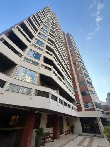 Alugo no ed. Paul Ricard , com 220 Mt2, 3 suites + gabinete, 2 vgs