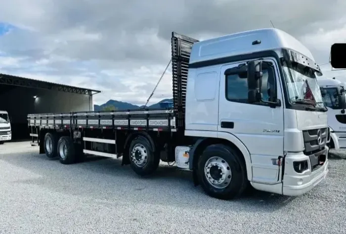 Mb atego 2429 8x2 214 carroceria 