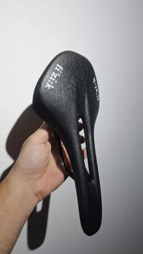 Selim Fizik Vento Antares 00 Carbon 150mm - super leve