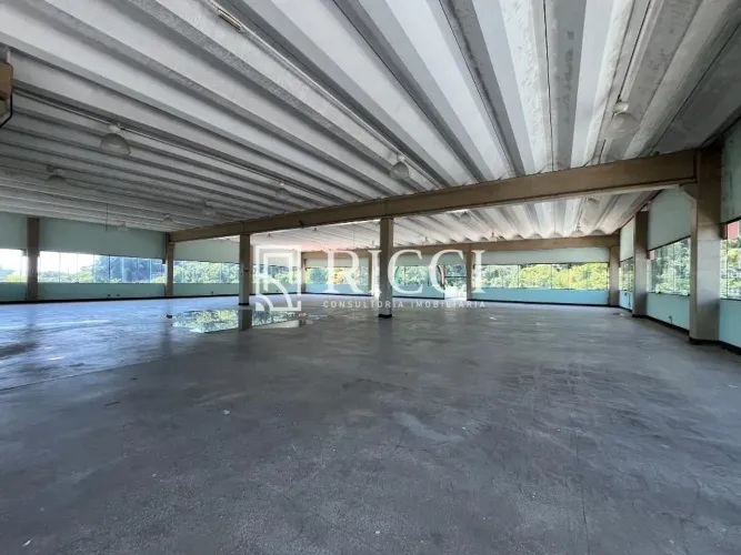 PRÉDIO COMERCIAL À VENDA - LOCALIZAÇÃO ESTRATÉGICA!