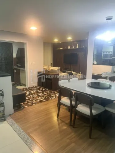 Apartamento com varanda gourmet à venda com 02 dormitórios e 02 vagas no Boa Vista