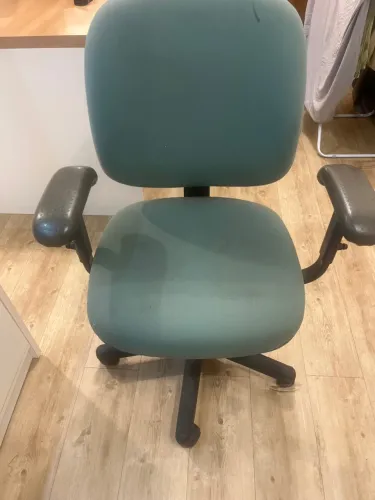 Cadeira rotativa de escritório