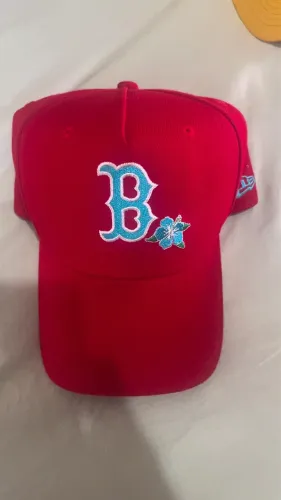 Este boné é o New Era 940 A-Frame Boston Red Sox Rooted Nature