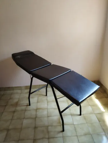 Cama dobrável três posição. Valor 200 reais.