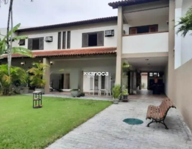Casa Duplex no Condomínio Maramar com 370M²
