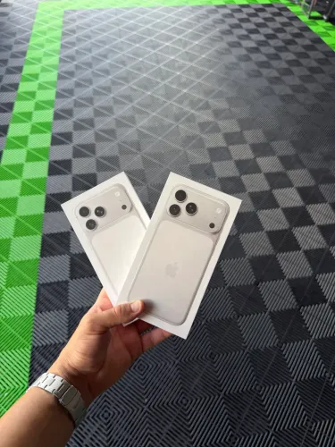 iPhone 17 pro Max 256g