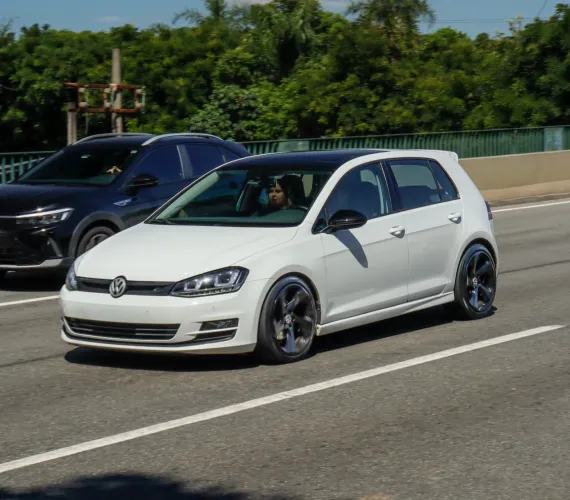 Volkswagen Golf Highline 1.4 TSI 140cv Mec. 2014