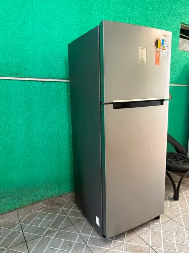 Geladeira inverter Frost Free 