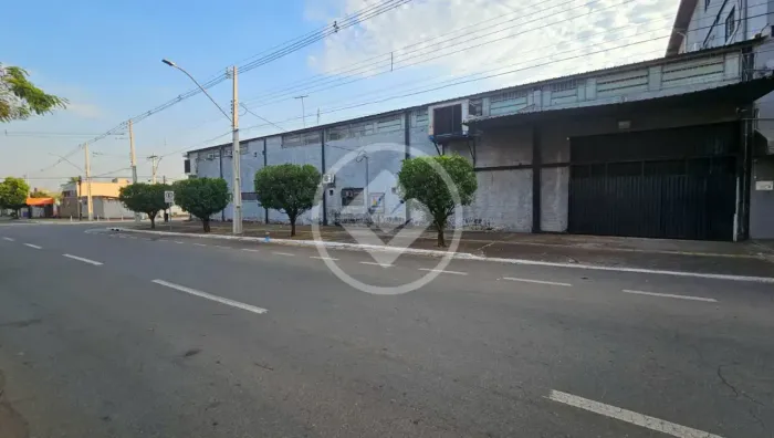 Galpões Comerciais no Jardim Guanabara codigo: 326052