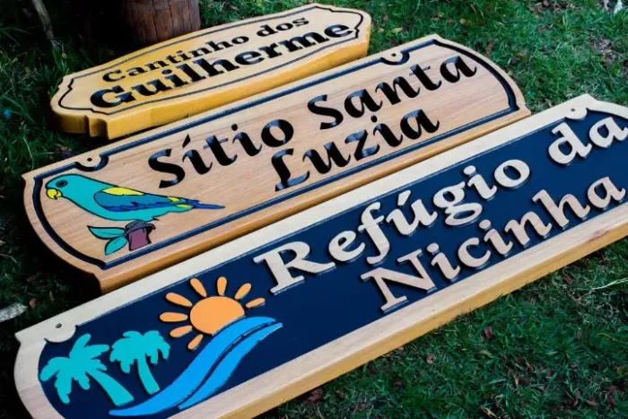 placa de madeira para chácara