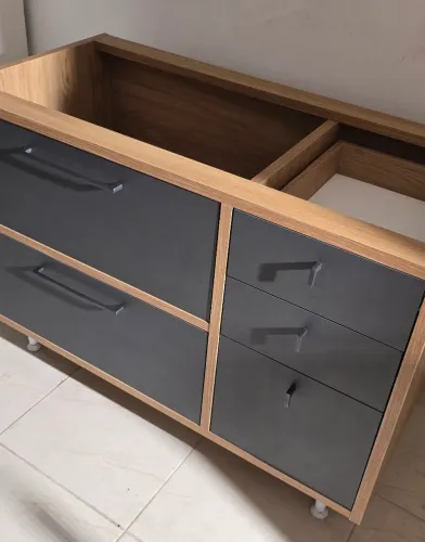 ARMÁRIO INFERIOR 1,20 M 4 GAVETAS/1 PORTA BASCULANTE TOAST