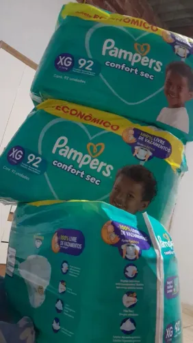 Vendo ou troco 3 pacotes de fralda Pampers confort sec 92 unidades