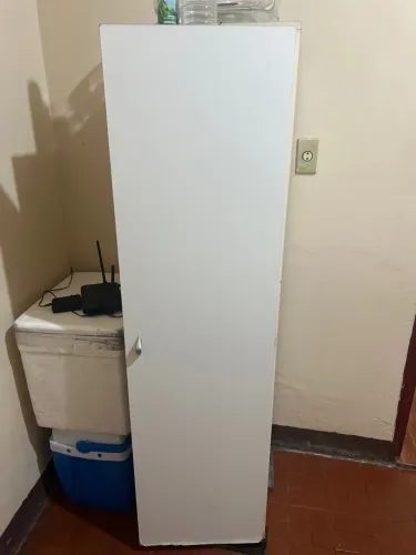 Armário de limpeza doação