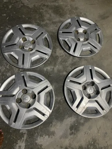 VENDO JOGO DE RODAS ARO 14 + CALOTAS