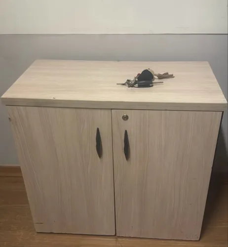 Armário duas portas de chão 
