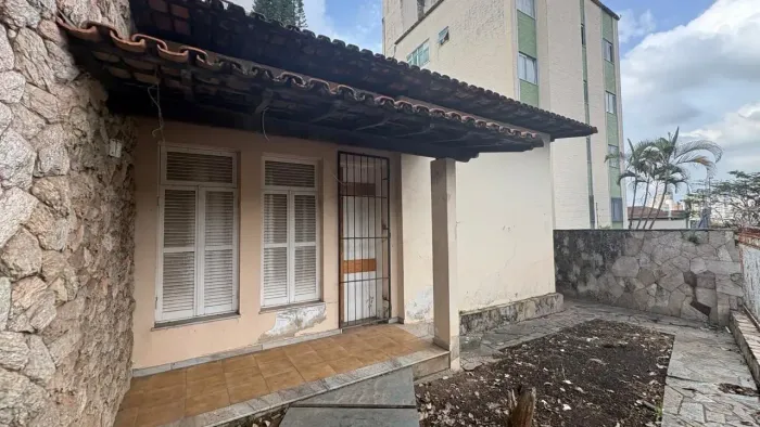 https://www.rsimoveis.com.br/casa-com-4-quartos-para-alugar-em-belo-horizonte-mg-codr-4303