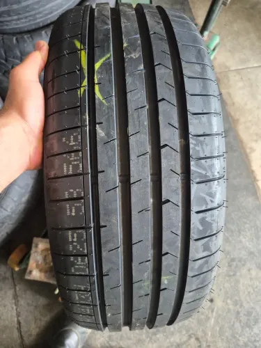 Um pneu 205/45/17 lanvigator vulcanizado em estado de novo (300 em 3× no ct