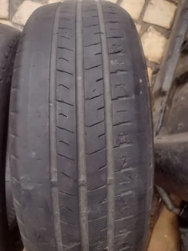Pneu aro 16 ( 120 reais os 2 Pneus ).