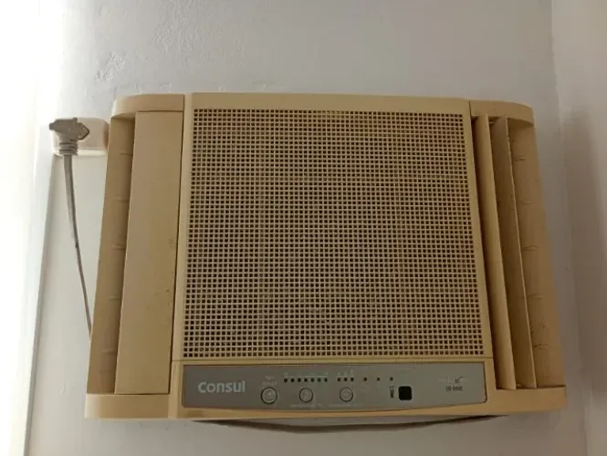 Ar condicionado janela 10000 BTUs/h Consul frio eletrônico com filtro antipoeira