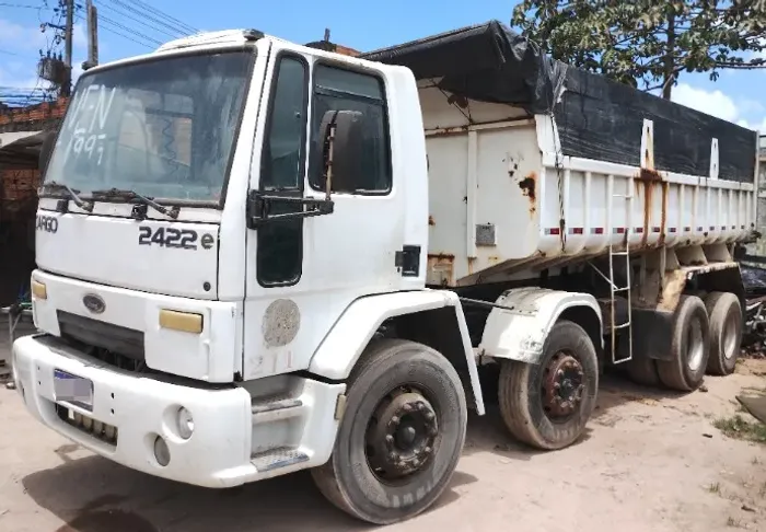 Baixou Ford Cargo Ano 2006, Modelo 2422 E, Bitruck, com Caçamba.
