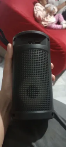 Vende se essa caixinha de som super nova